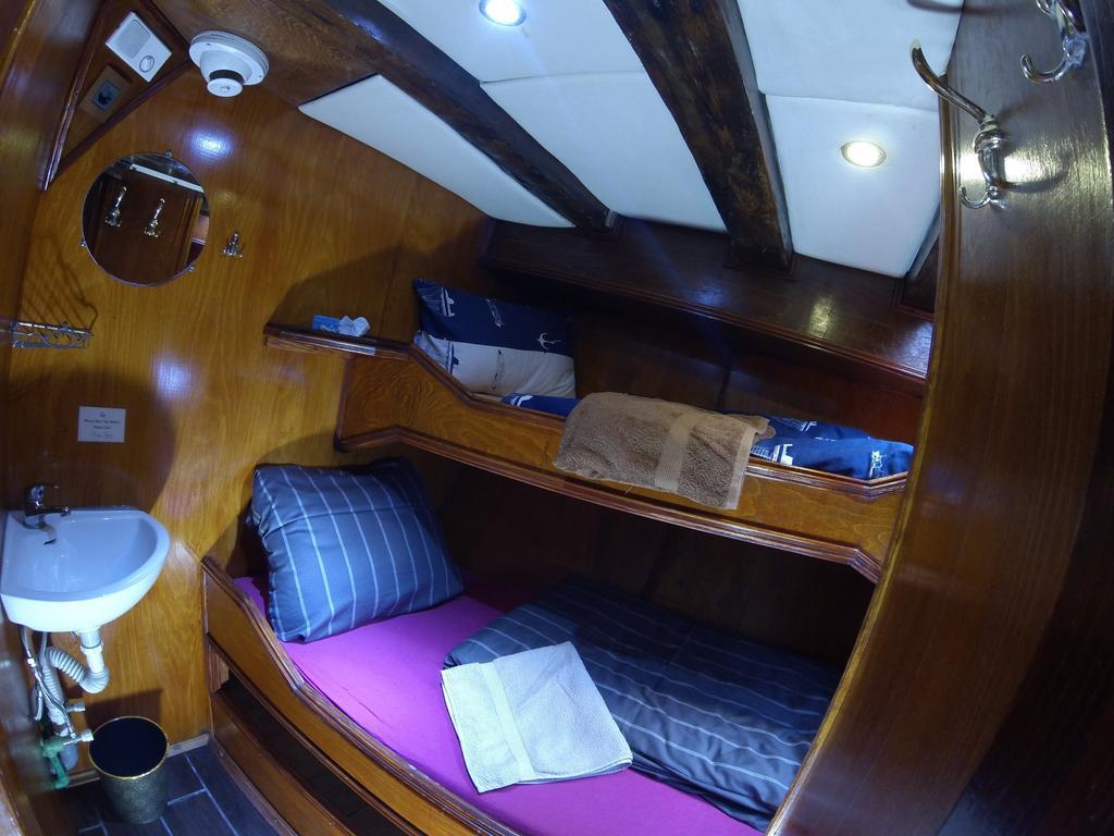 Boat Ms Cutty Jean Hotell Sliema Rum bild