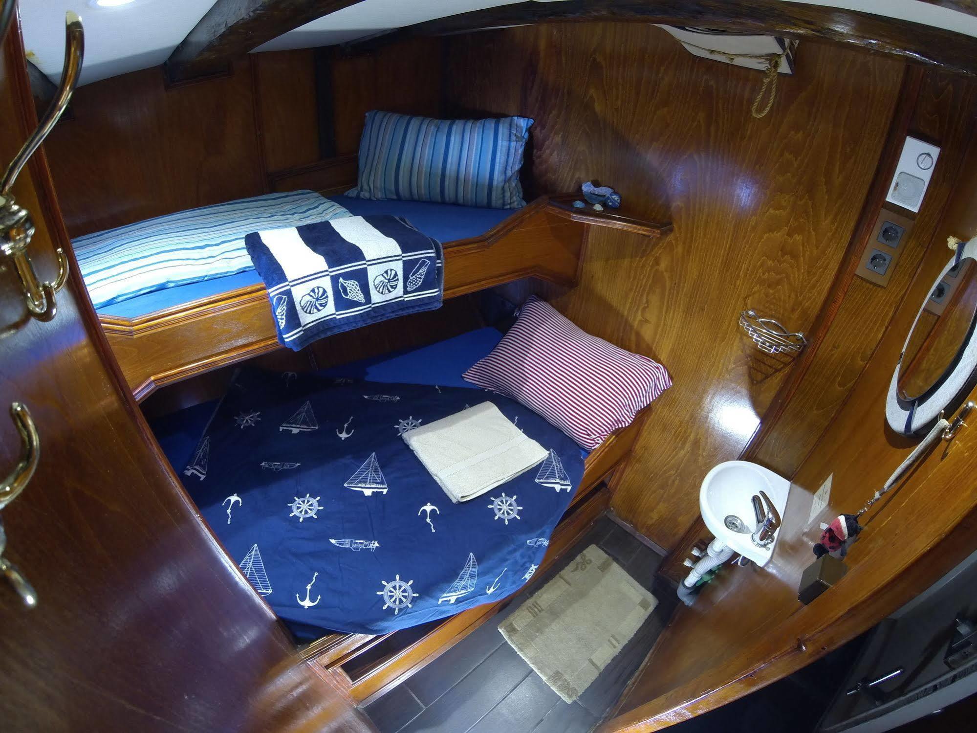 Boat Ms Cutty Jean Hotell Sliema Exteriör bild